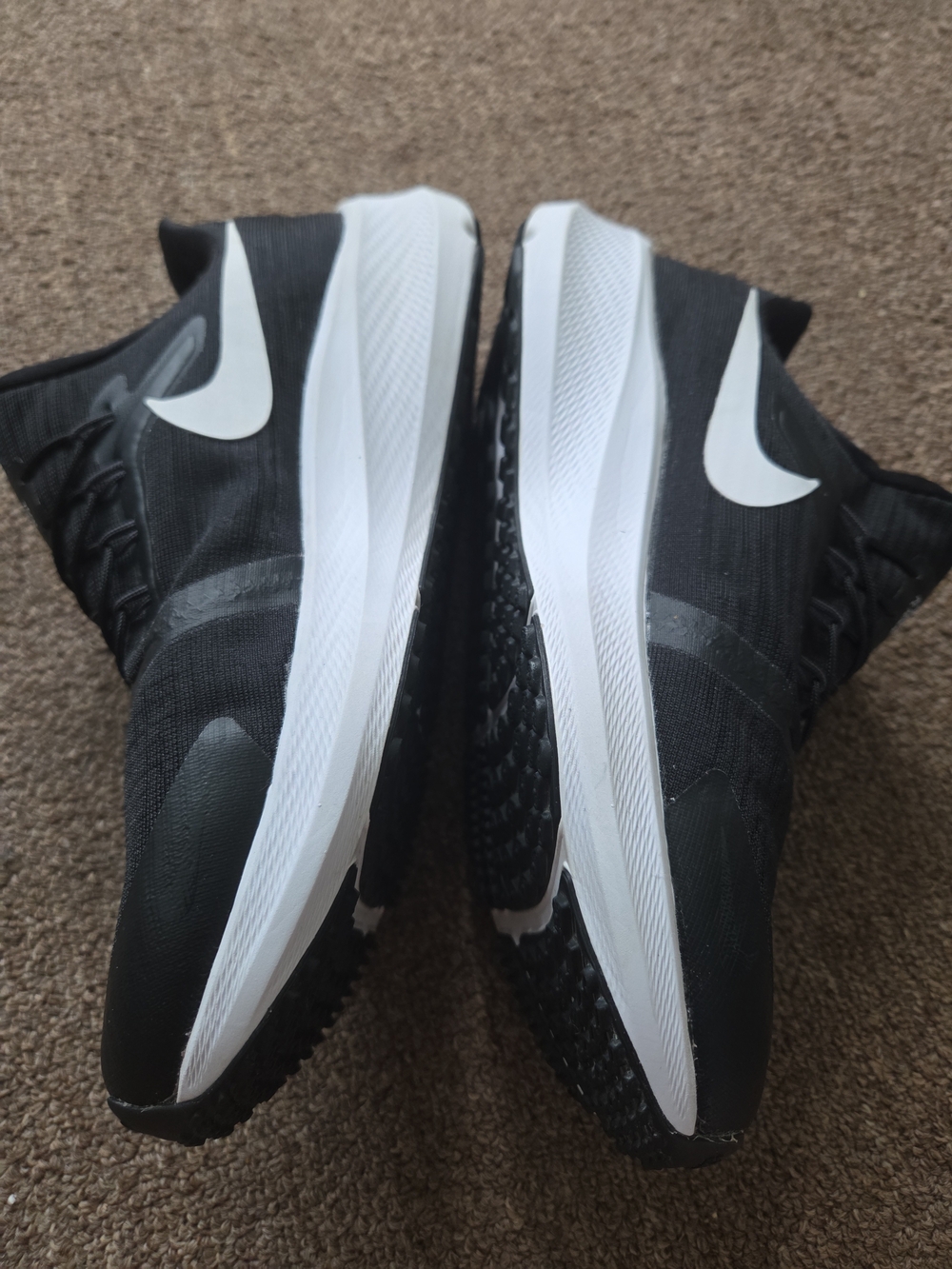 Nike Women’s Black and White Zoom Pegasus-Style Athletic Shoes Running Sz 7.5 - Picture 2 of 7